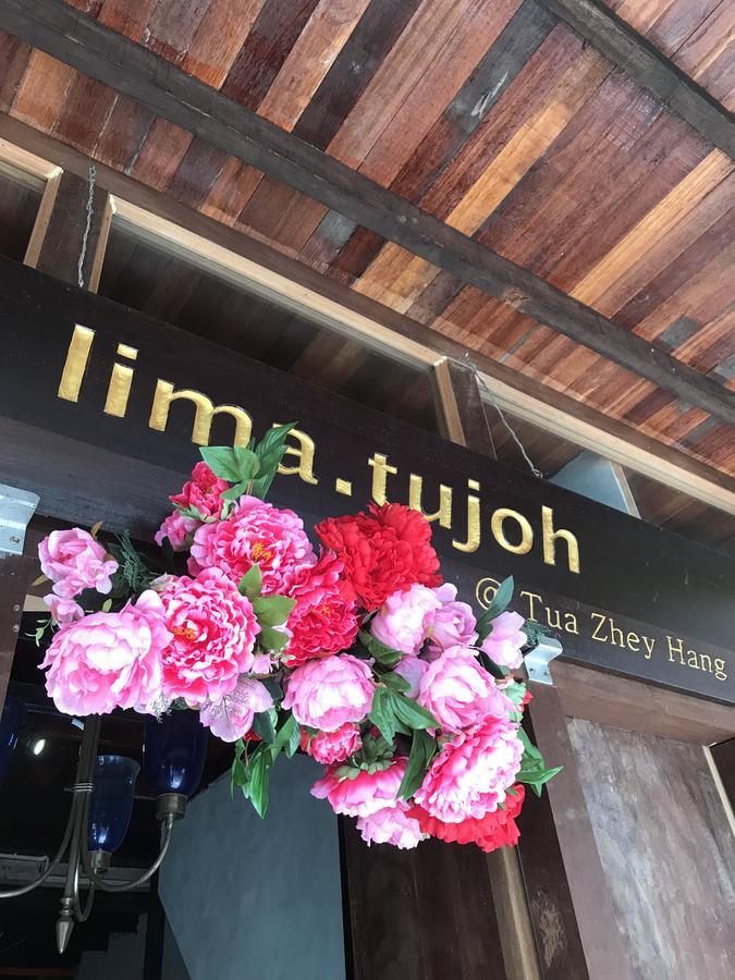 Lima.Tujoh Hotel Kuching Bagian luar foto
