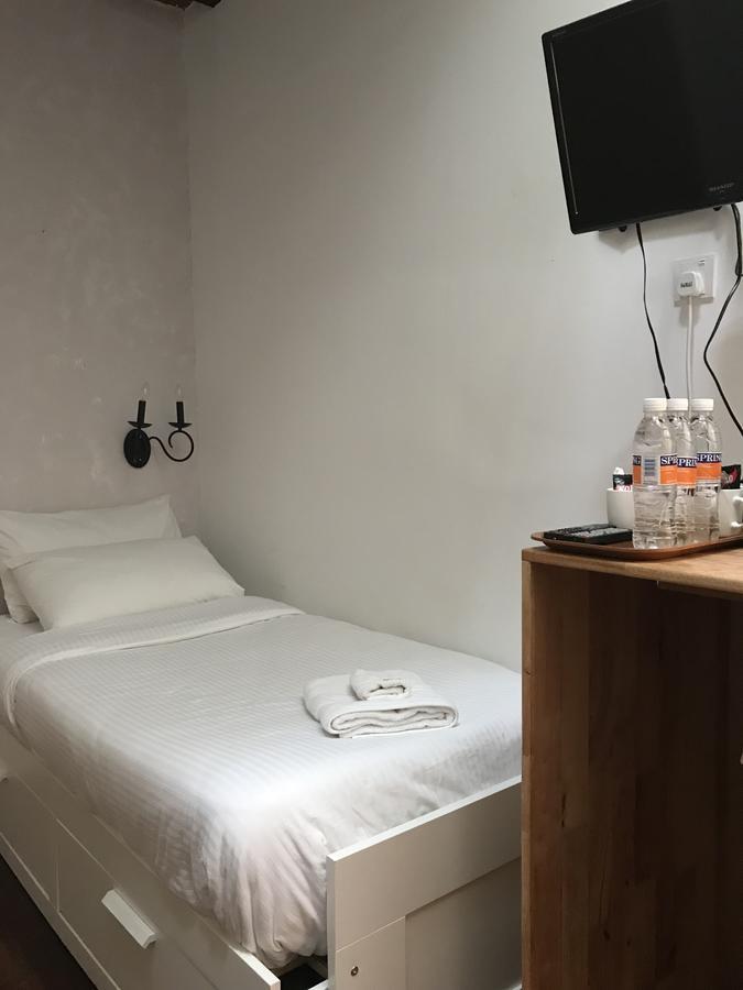 Lima.Tujoh Hotel Kuching Bagian luar foto